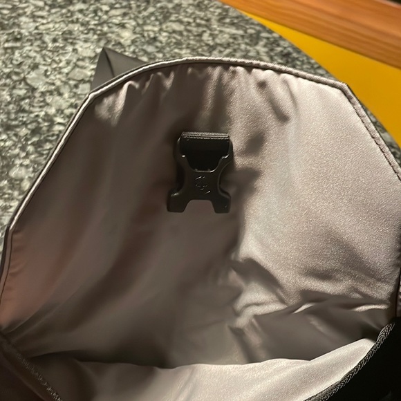 NWOT Victorinox Altmont Original Flapover Digital Bag in black - Picture 5 of 6